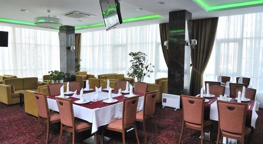 Inn Ozz Astana Ресторант снимка